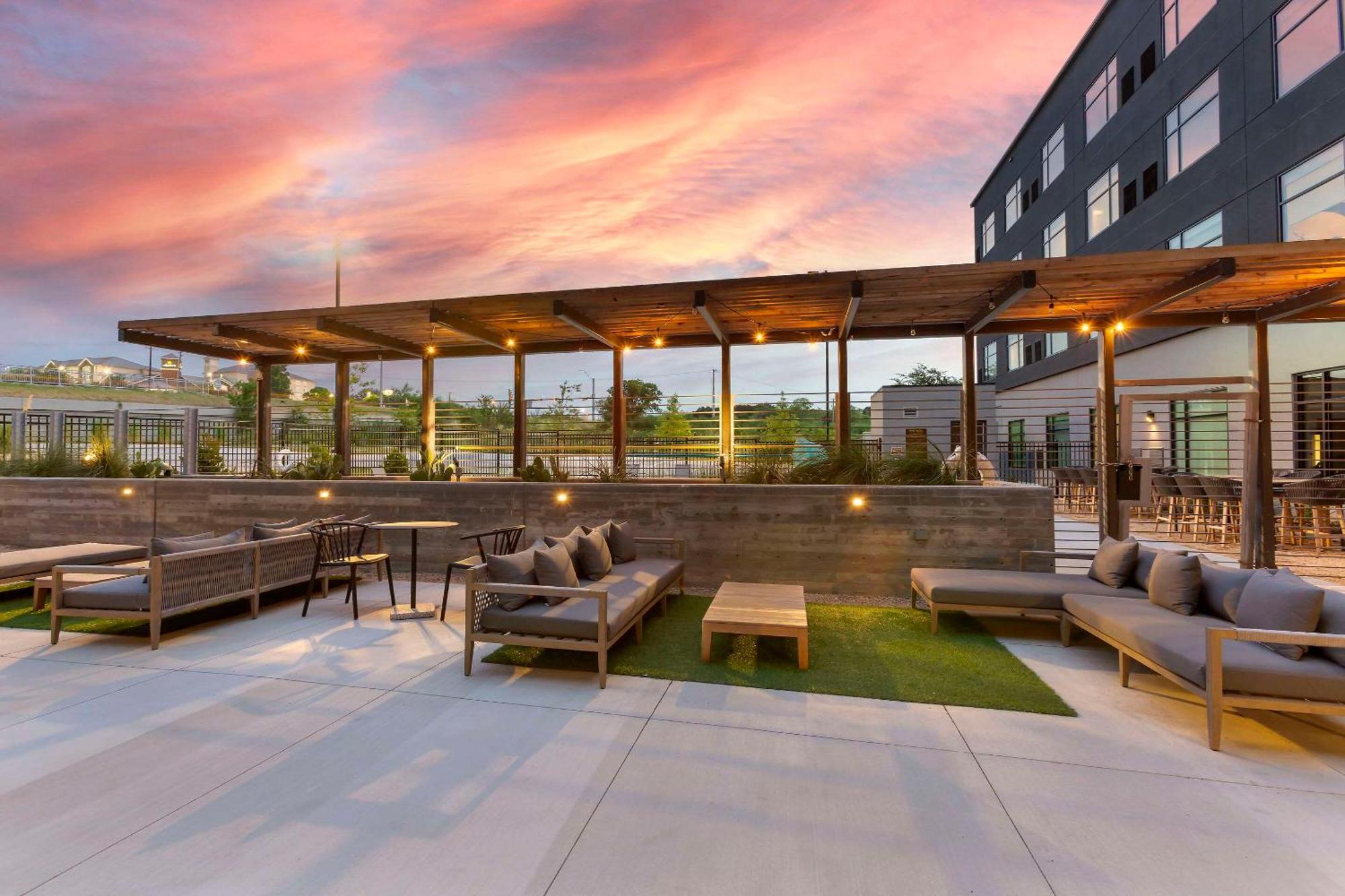Cambria Hotel Austin Airport מראה חיצוני תמונה