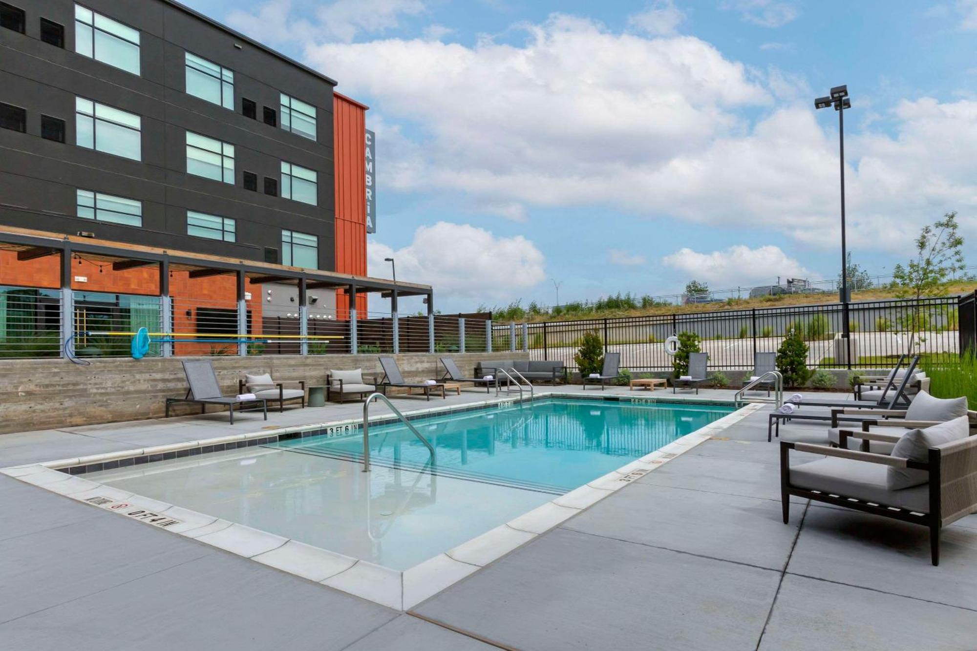 Cambria Hotel Austin Airport מראה חיצוני תמונה